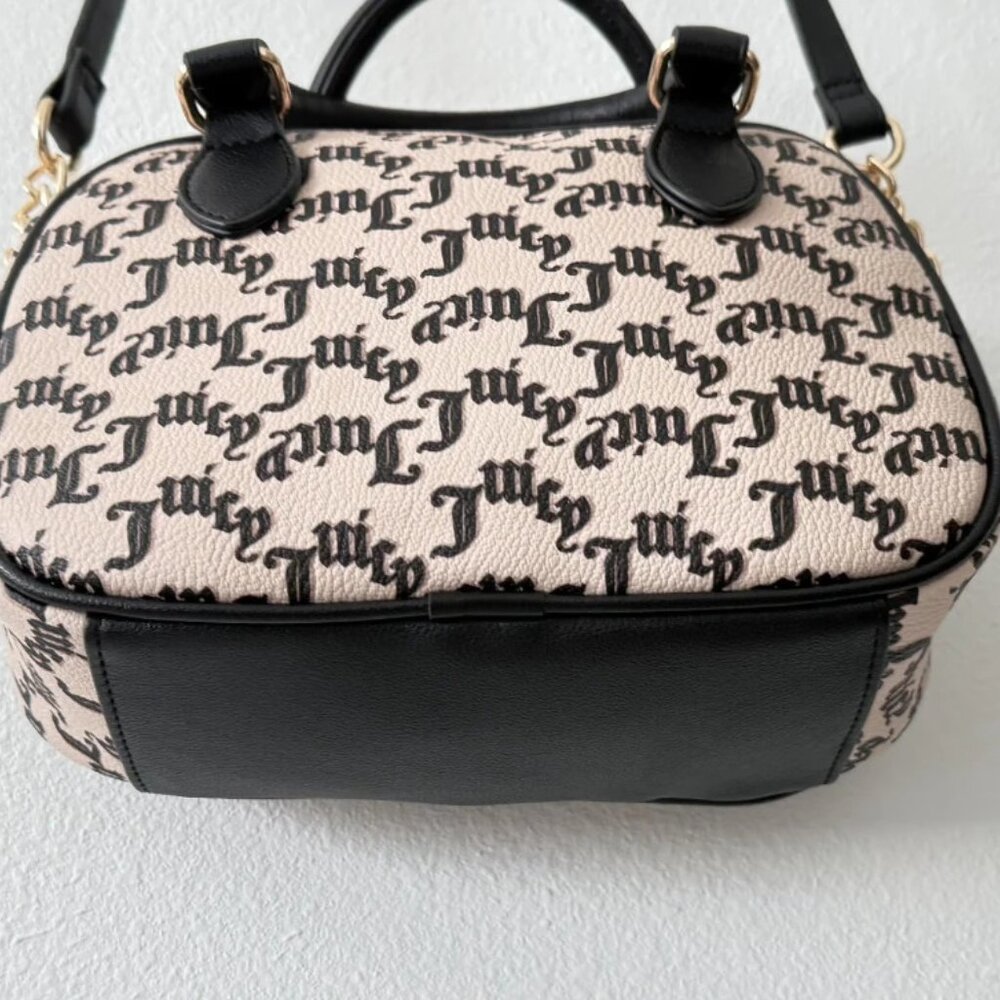 NWT Juicy Couture Gothic Logo Crossbody Satchel Bag Heart Charm Beige & Black - Picture 4 of 15